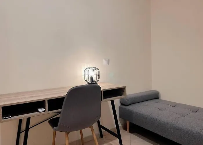 Charming 2Bedroom Apartment With Parking