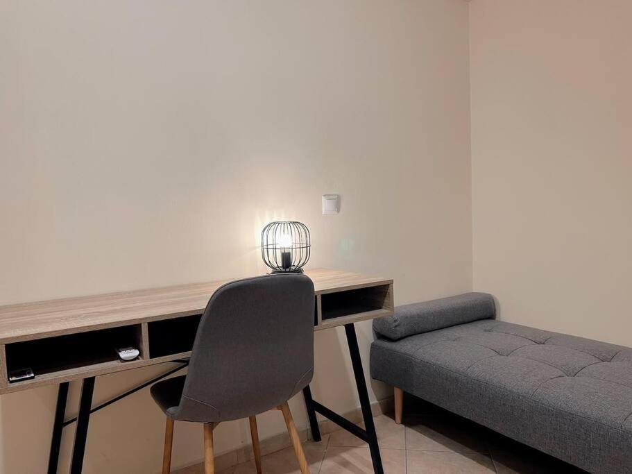 Charming 2bedroom With Parking Apartment *